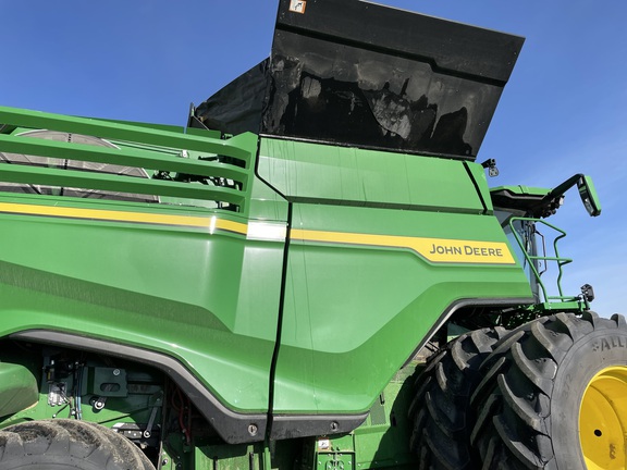 2023 John Deere X9 1100 Combine