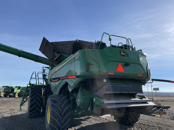 2023 John Deere X9 1100 Combine