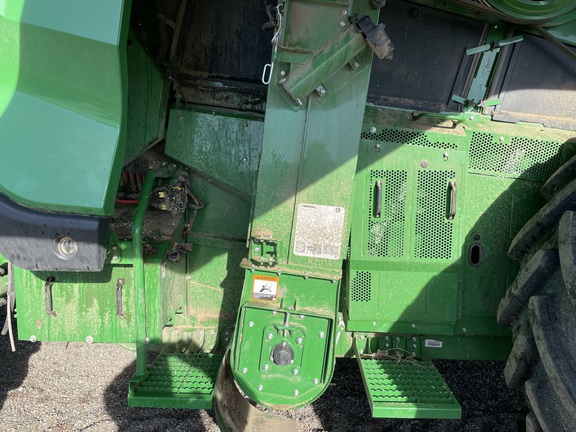 2023 John Deere X9 1100 Combine