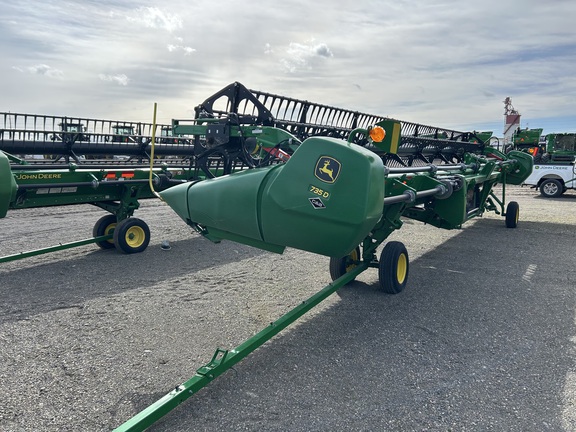 2023 John Deere 735D Header Combine