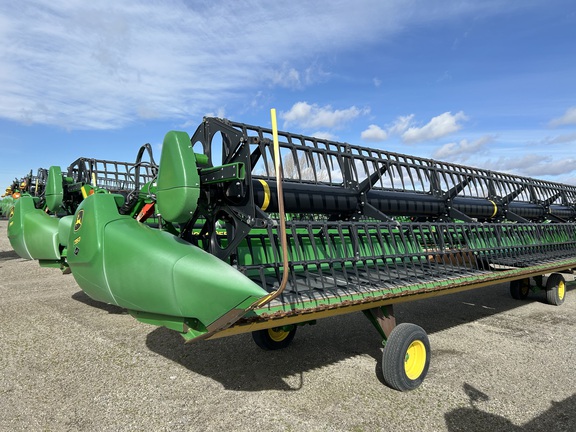 2023 John Deere 735D Header Combine