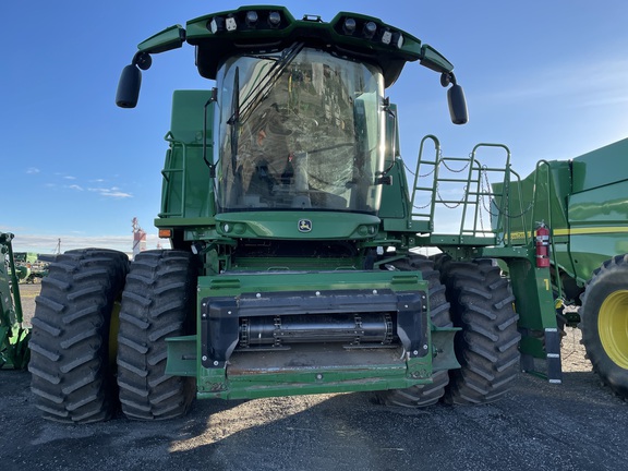 2023 John Deere S780 Combine