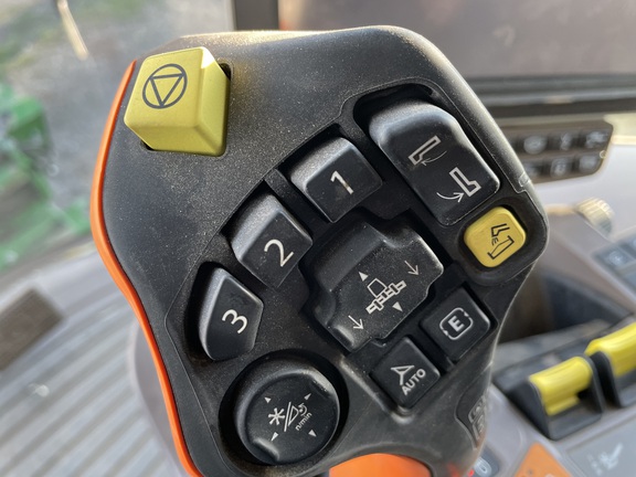 2023 John Deere S780 Combine