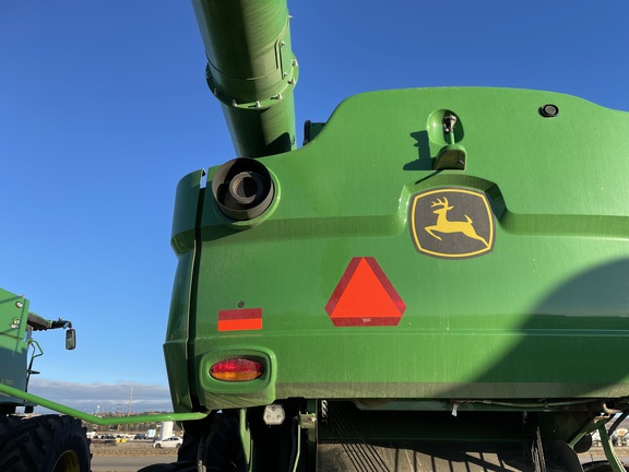 2023 John Deere S780 Combine