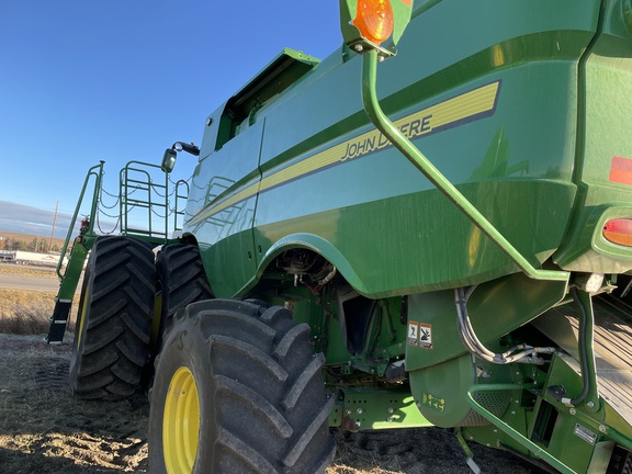 2023 John Deere S780 Combine