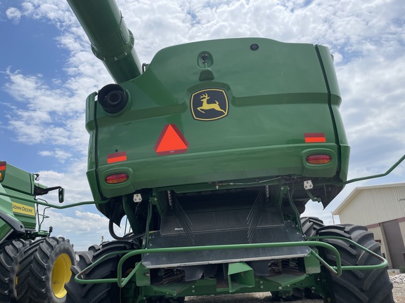 2023 John Deere S780 Combine