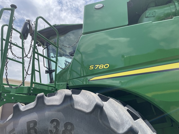 2023 John Deere S780 Combine