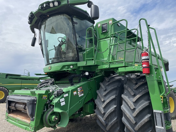 2023 John Deere S780 Combine