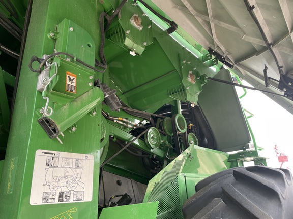 2023 John Deere S780 Combine