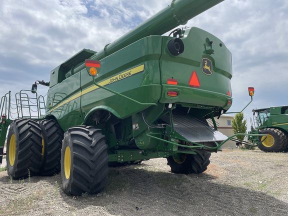 2023 John Deere S780 Combine