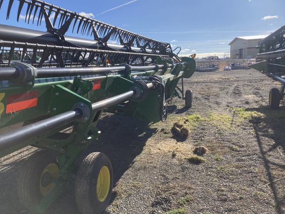 2023 John Deere 735D Header Combine