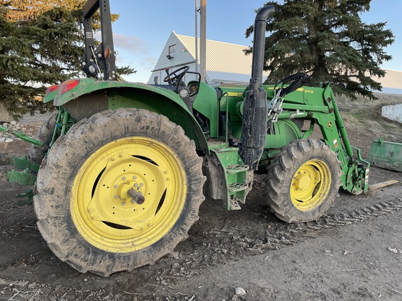 2018 John Deere 6110M Tractor