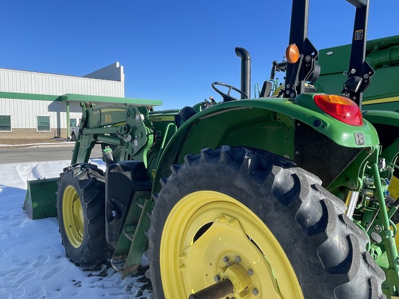 2018 John Deere 6110M Tractor