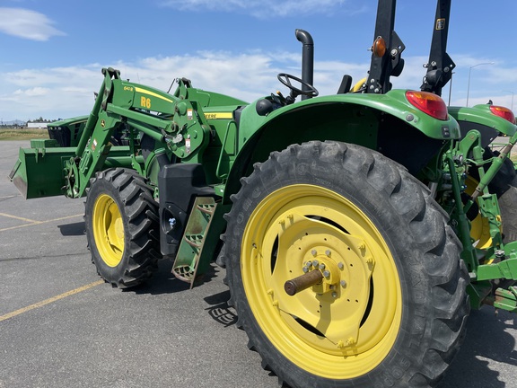 2018 John Deere 6110M Tractor