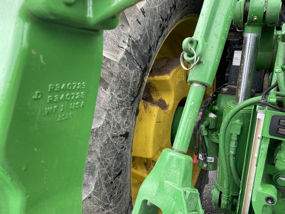 2019 John Deere 7210R Tractor