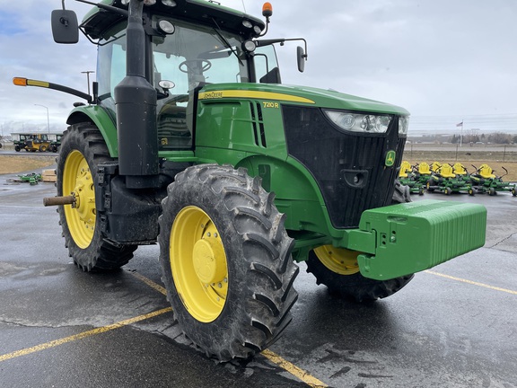 2019 John Deere 7210R Tractor