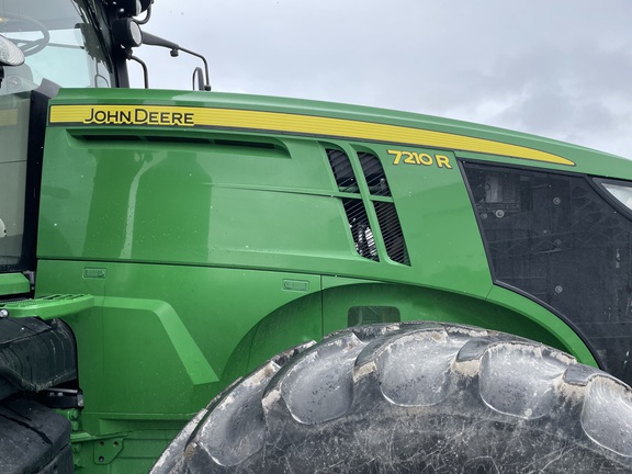 2019 John Deere 7210R Tractor