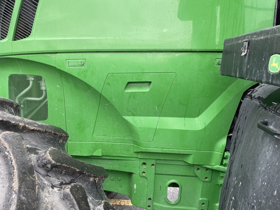 2019 John Deere 7210R Tractor