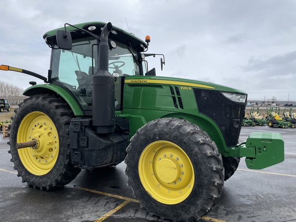 2019 John Deere 7210R Tractor