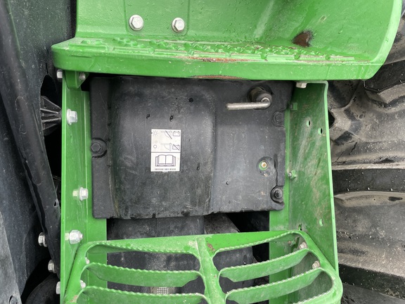 2019 John Deere 7210R Tractor