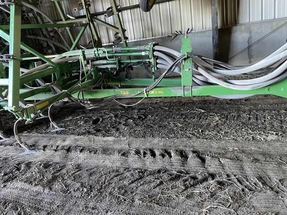 2002 John Deere 730 Air Seeder