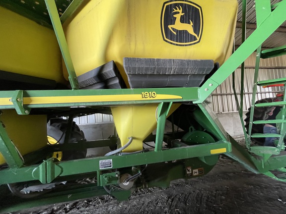 2002 John Deere 730 Air Seeder