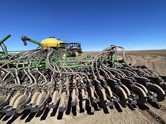 2006 John Deere 730 Air Seeder