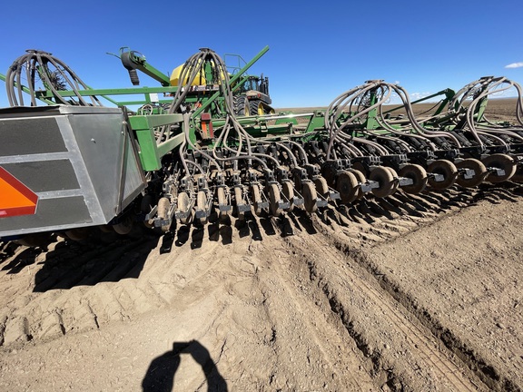 2006 John Deere 730 Air Seeder