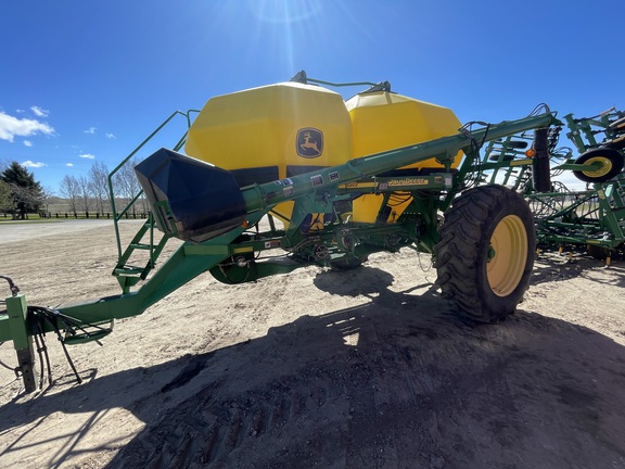 2002 John Deere 730 Air Seeder