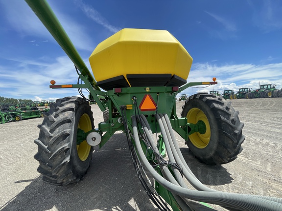 2002 John Deere 730 Air Seeder