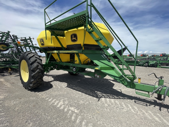 2002 John Deere 730 Air Seeder