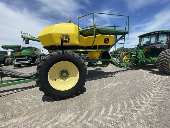 2002 John Deere 730 Air Seeder