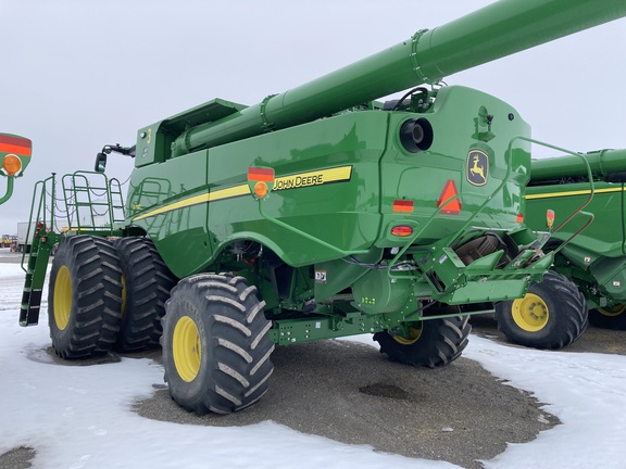 2022 John Deere S780 Combine