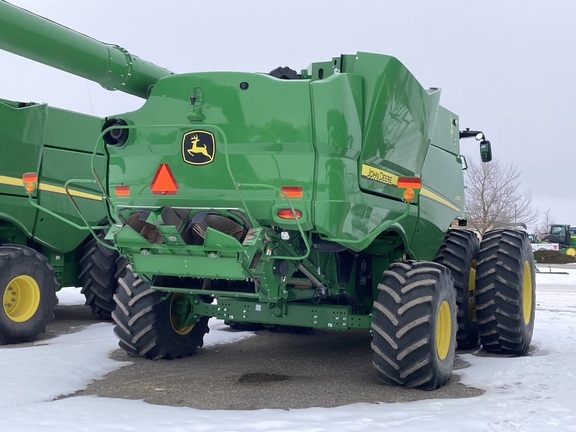 2022 John Deere S780 Combine