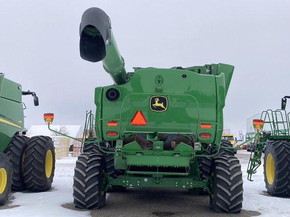 2022 John Deere S780 Combine