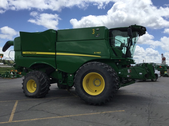 2022 John Deere S780 Combine