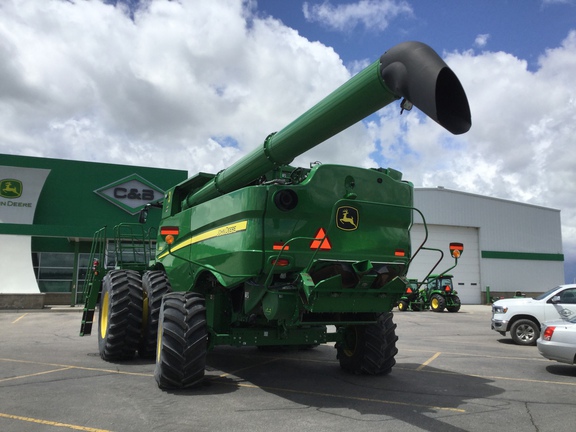 2022 John Deere S780 Combine
