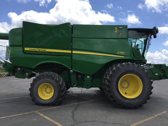 2022 John Deere S780 Combine