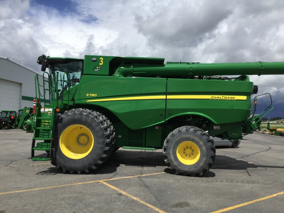 2022 John Deere S780 Combine