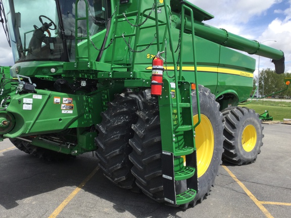 2022 John Deere S780 Combine