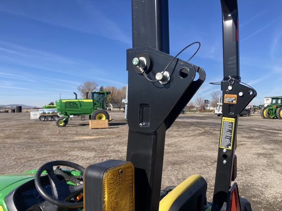 2022 John Deere 3025E Tractor Compact