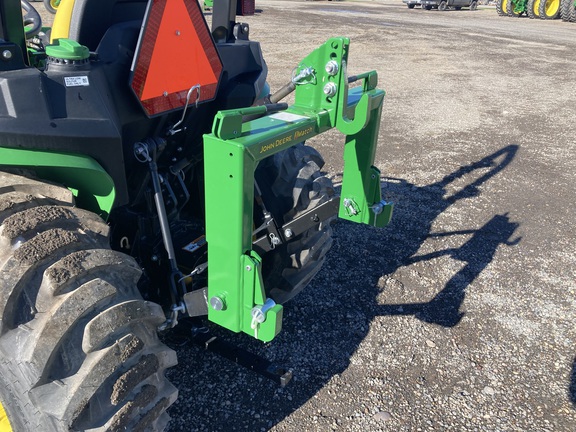 2022 John Deere 3025E Tractor Compact