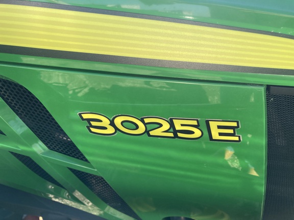 2022 John Deere 3025E Tractor Compact