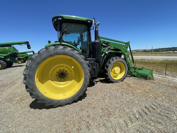 2015 John Deere 7210R Tractor