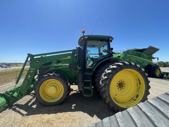 2015 John Deere 7210R Tractor