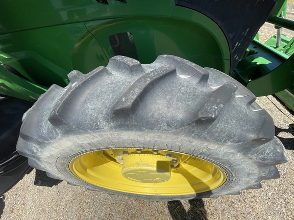 2015 John Deere 7210R Tractor