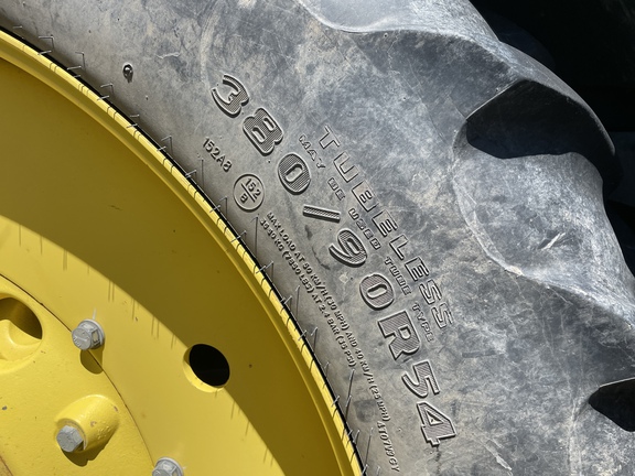 2015 John Deere 7210R Tractor