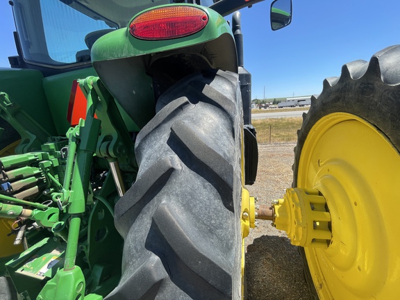 2015 John Deere 7210R Tractor