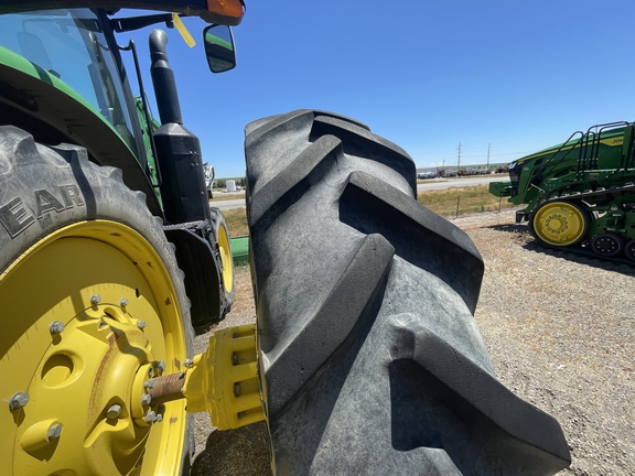 2015 John Deere 7210R Tractor