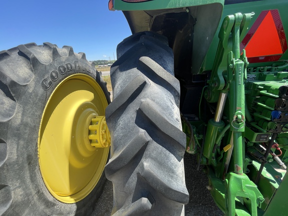 2015 John Deere 7210R Tractor